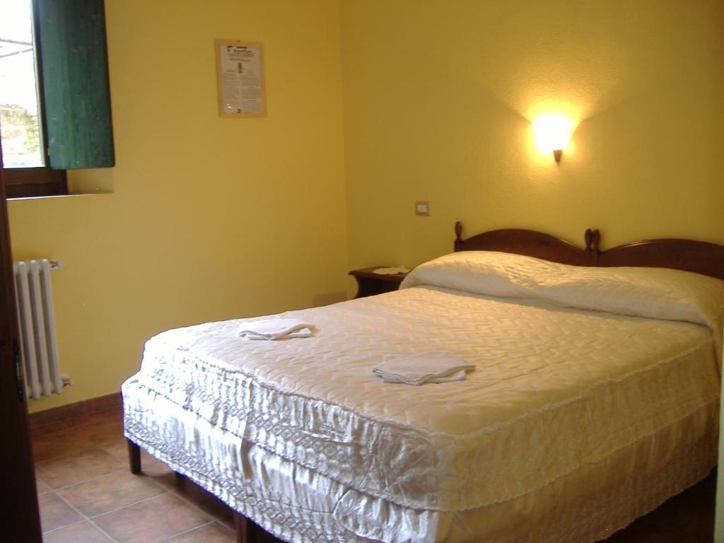 Agriturismo Grotta Dell'Eremita Albano di Lucania Стая снимка